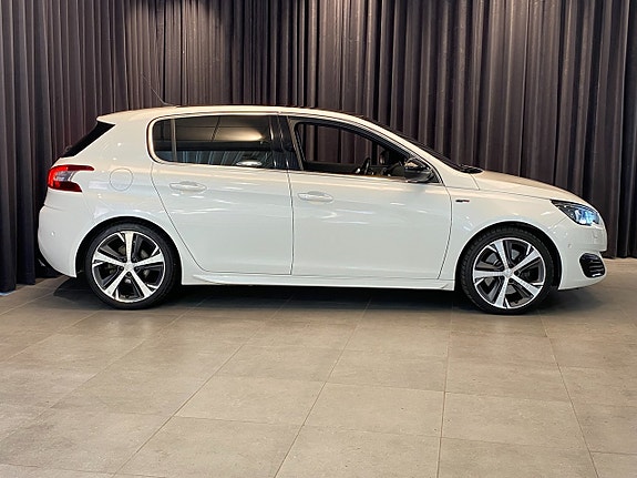 Peugeot 308 3 of 5