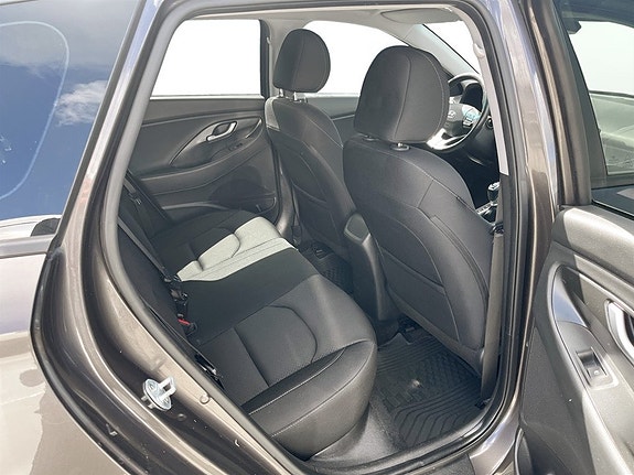 Hyundai i30 14 of 17