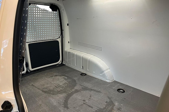 Volkswagen Caddy Maxi 23 of 24