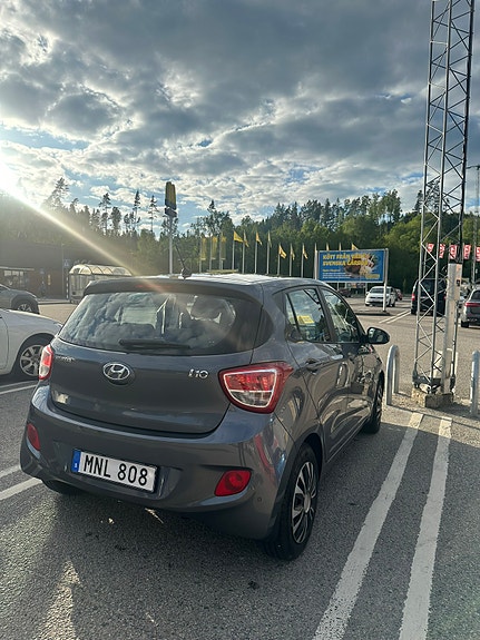 Hyundai i10 4 of 5