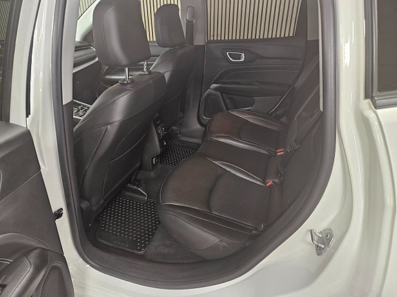 Jeep Compass 8 of 11