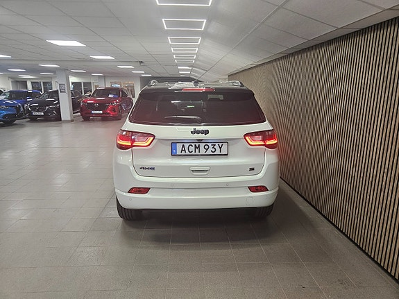 Jeep Compass 5 of 5