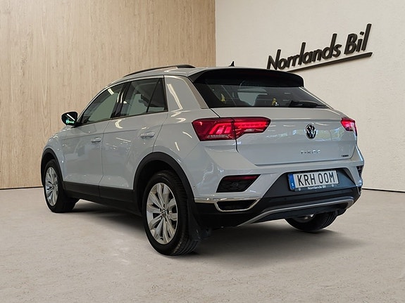 Volkswagen T-Roc 3 of 5