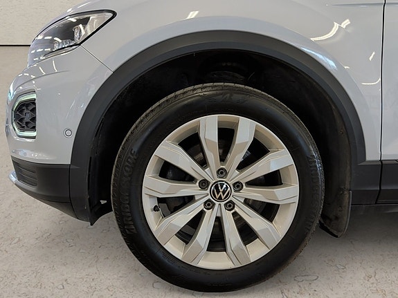 Volkswagen T-Roc 9 of 11