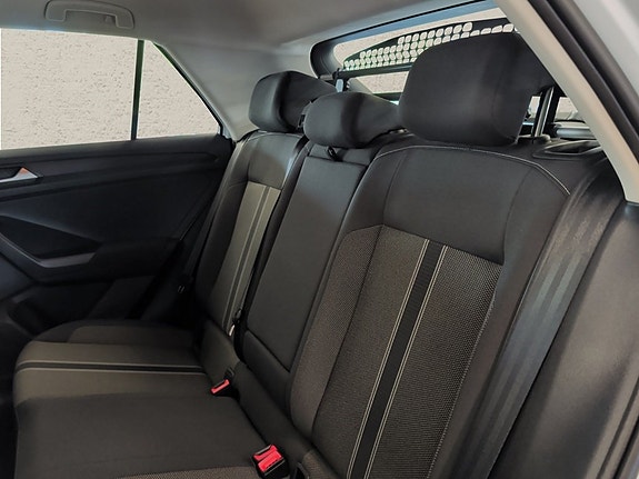 Volkswagen T-Roc 5 of 5