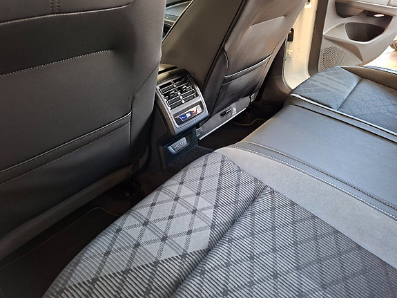 Volkswagen Golf VIII 12 of 22