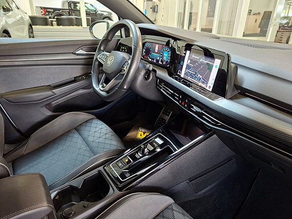 Volkswagen Golf VIII 8 of 22