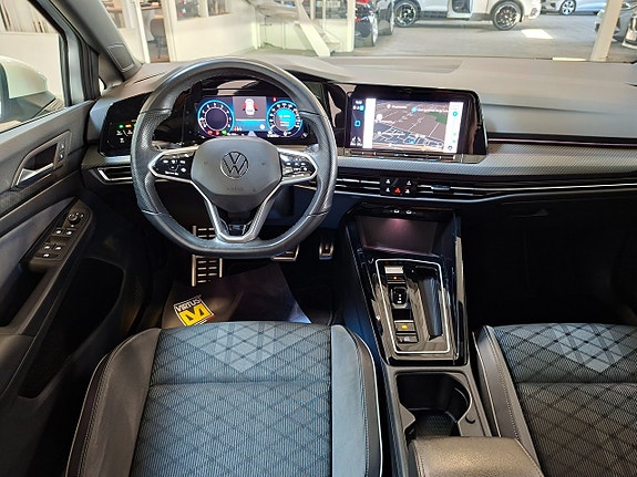 Volkswagen Golf VIII 13 of 22