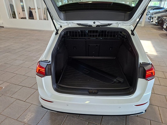 Volkswagen Golf VIII 14 of 22