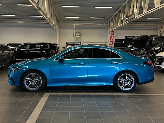 Mercedes-Benz CLA200 4 of 5