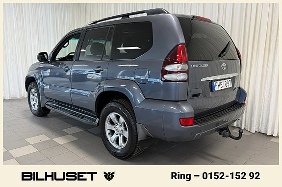 Toyota Land Cruiser 4 of 5