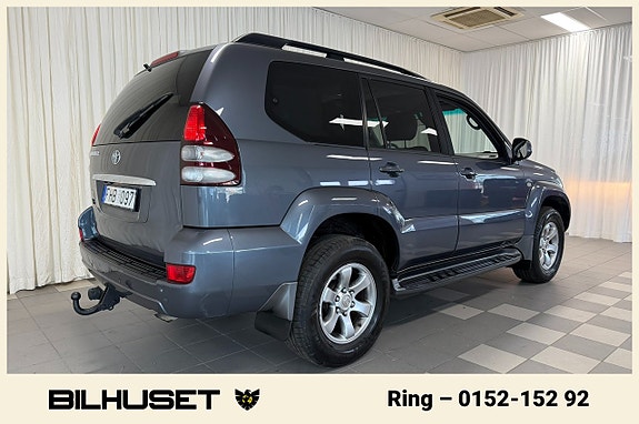 Toyota Land Cruiser 3 of 5