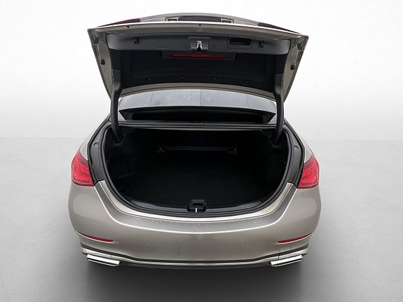 Mercedes-Benz C200 8 of 29