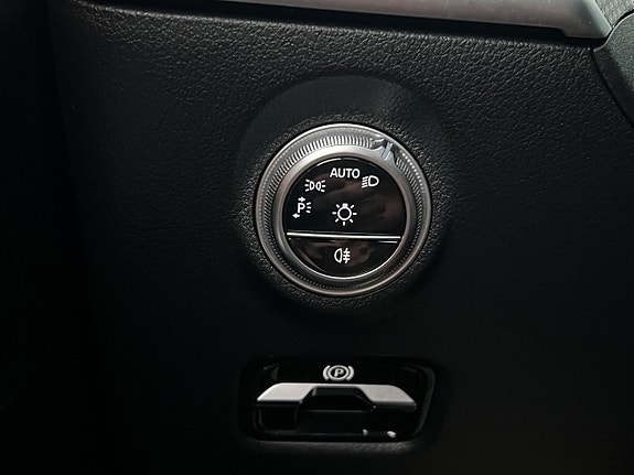 Mercedes-Benz C200 24 of 29