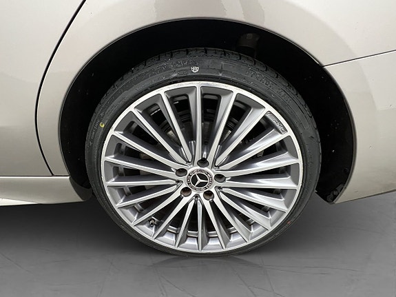 Mercedes-Benz C200 27 of 29