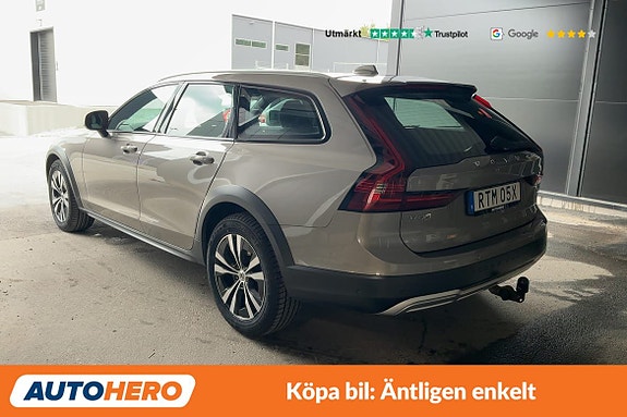 Volvo V90 Cross Country 3 of 5