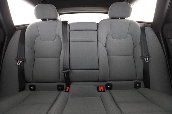 Volvo V90 Cross Country 16 of 30