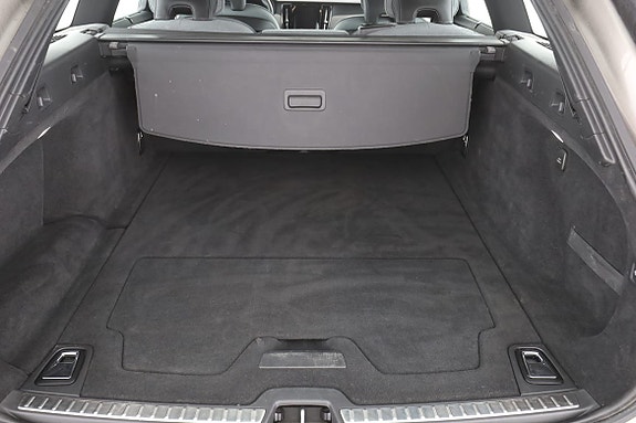 Volvo V90 Cross Country 18 of 30