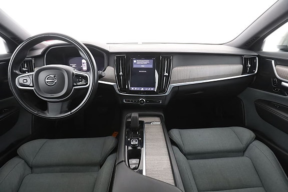 Volvo V90 Cross Country 13 of 30