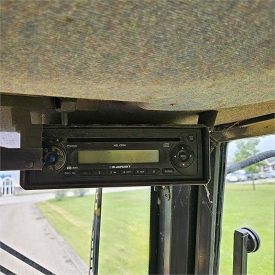 New Holland LB110 B-4PS - 4WD 24 of 30