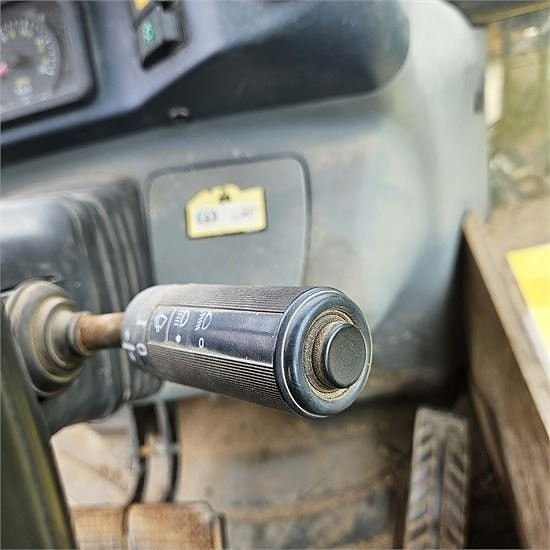 New Holland LB110 B-4PS - 4WD 13 of 30