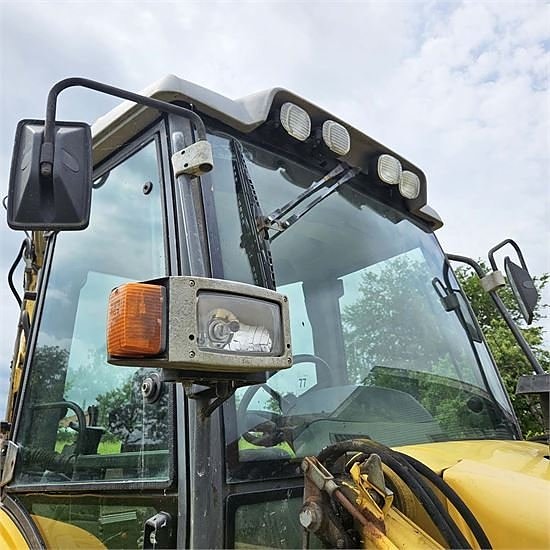 New Holland LB110 B-4PS - 4WD 28 of 30
