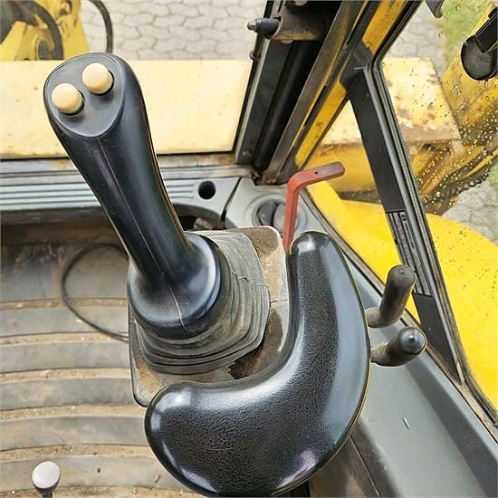 New Holland LB110 B-4PS - 4WD 22 of 30