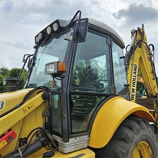 New Holland LB110 B-4PS - 4WD 9 of 30