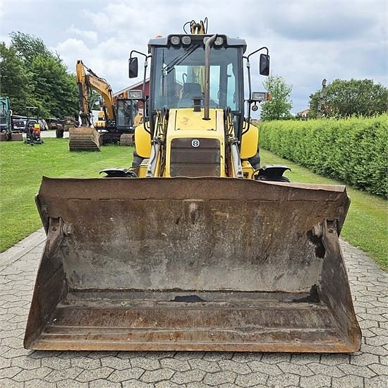 New Holland LB110 B-4PS - 4WD 7 of 30