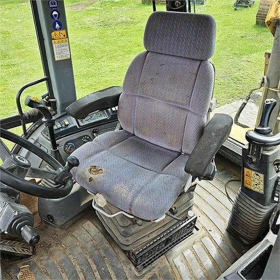 New Holland LB110 B-4PS - 4WD 10 of 30