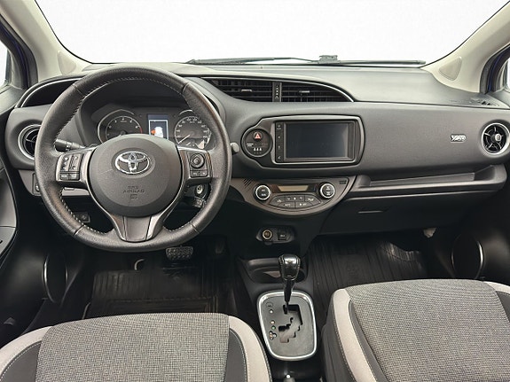 Toyota Yaris 12 of 29