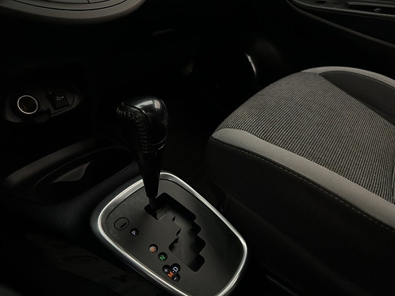 Toyota Yaris 21 of 29