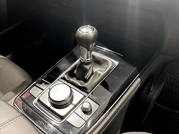 Mazda CX-30 10 of 15