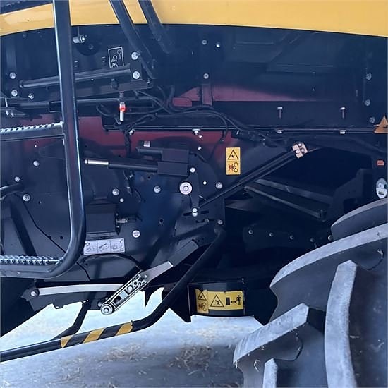 New Holland CR 9.80 - Video! - 35" Header - 4x4 - rapsknive 26 of 30