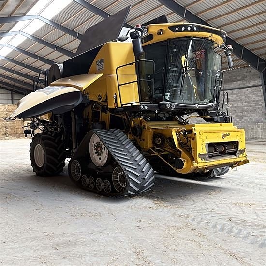 New Holland CR 9.80 - Video! - 35" Header - 4x4 - rapsknive 2 of 30
