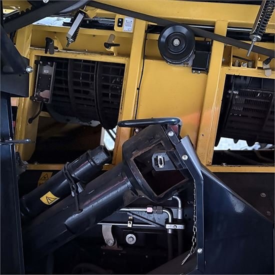 New Holland CR 9.80 - Video! - 35" Header - 4x4 - rapsknive 17 of 30
