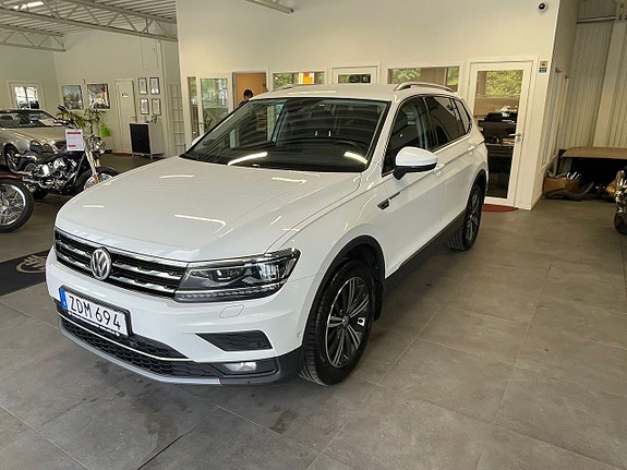 Volkswagen Tiguan Allspace 2 of 5