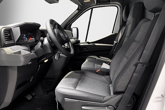 Nissan Interstar 8 of 19