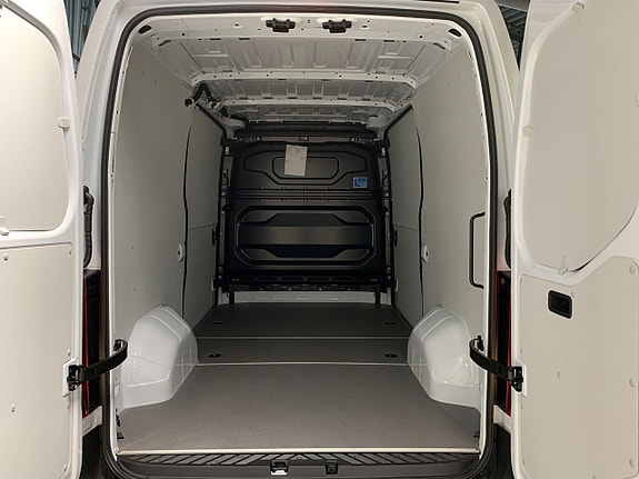 Nissan Interstar 19 of 19