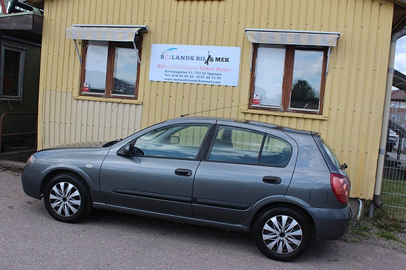 Nissan Almera 3 of 5