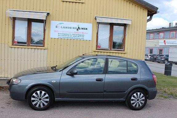 Nissan Almera 2 of 5