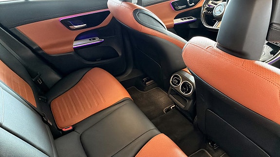 Mercedes-Benz GLC300 de 5 of 5