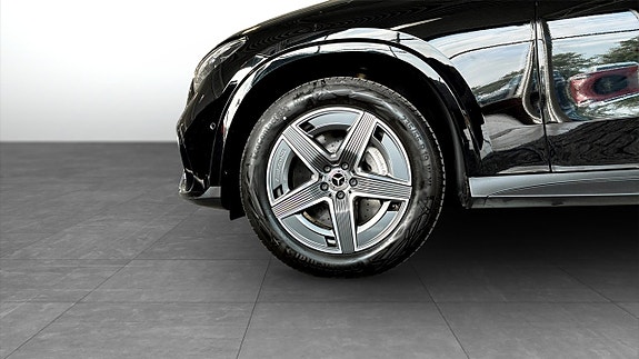 Mercedes-Benz GLC300 de 9 of 12