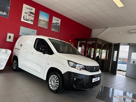 Peugeot Partner 2 of 5