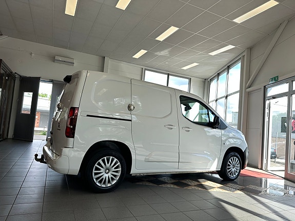 Peugeot Partner 3 of 5