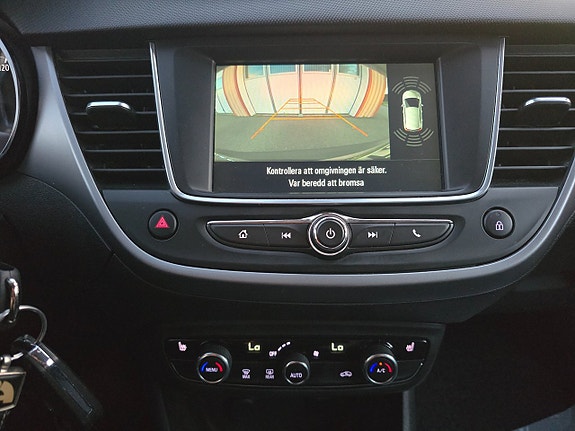Opel Crossland X 15 of 17
