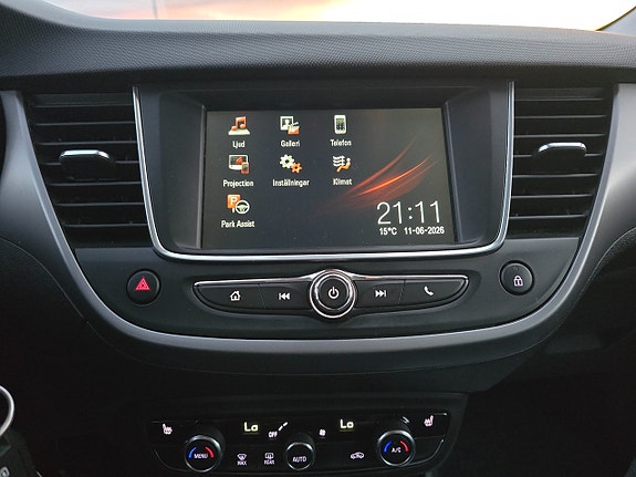 Opel Crossland X 14 of 17