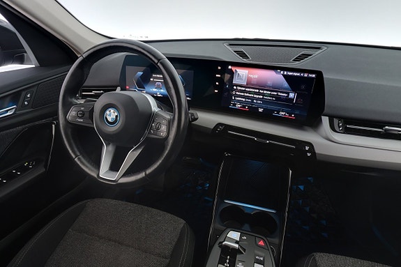 BMW iX1 15 of 28