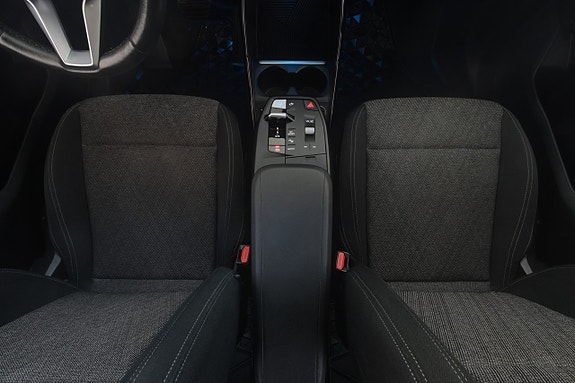 BMW iX1 16 of 28