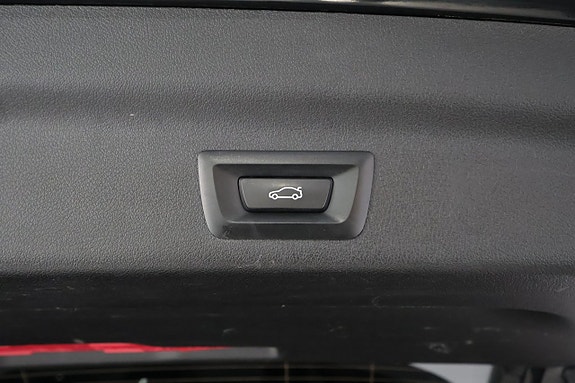 BMW iX1 28 of 28